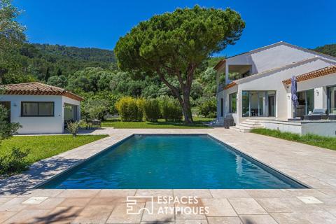Maison d&rsquo;architecte et son grand parc arboré avec piscine