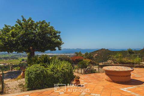 Villa d&rsquo;artisan en pierres de Bormes et sa vue époustouflante