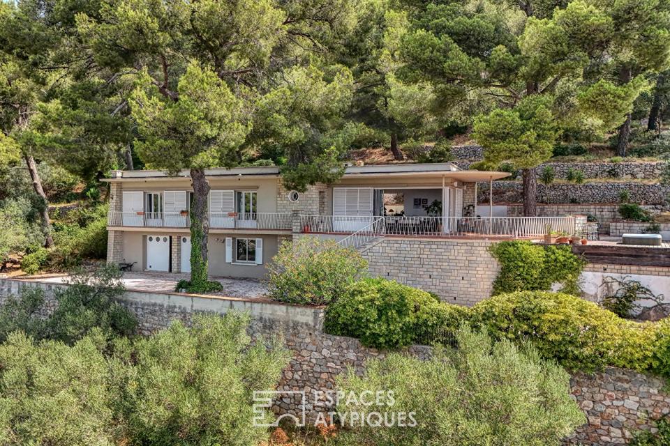 Villa moderniste vue rade