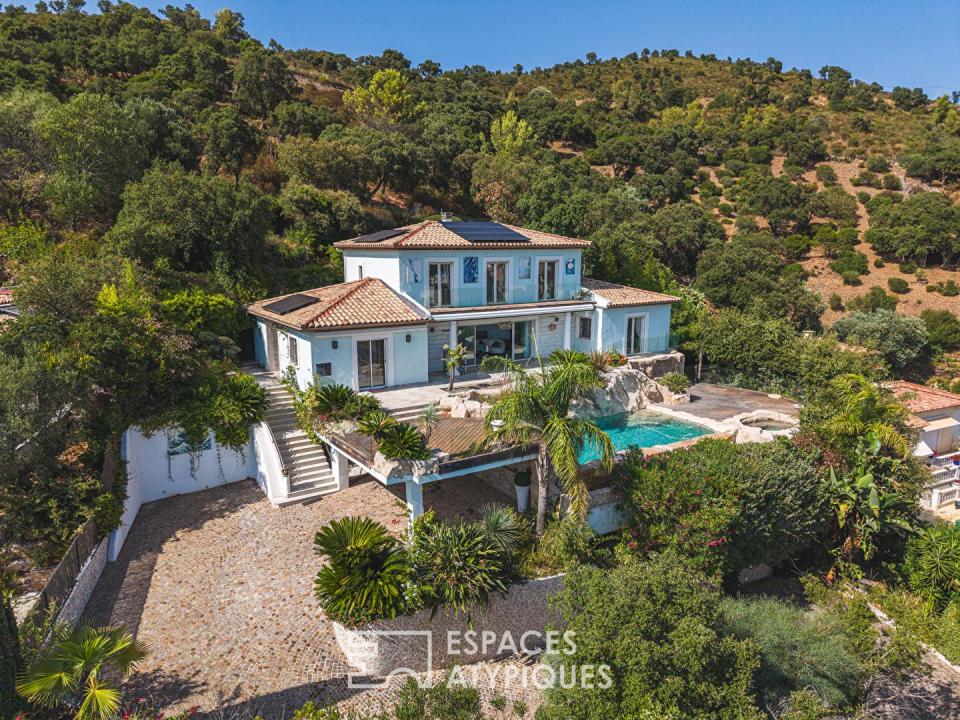 Propriété vue mer avec piscine