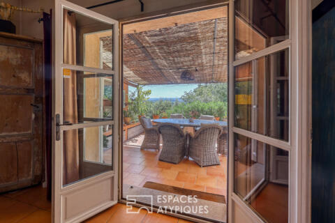 Maison familiale avec vue panoramique et piscine à Cotignac