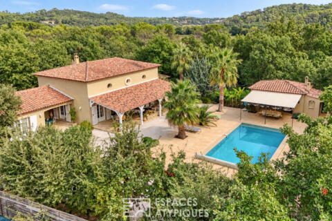 Villa de standing, piscine, pool house, jardin