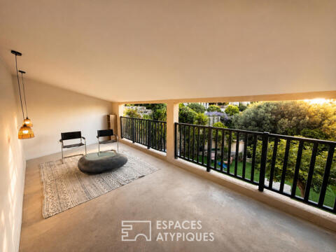 Maison contemporaine avec jardin et vue mer