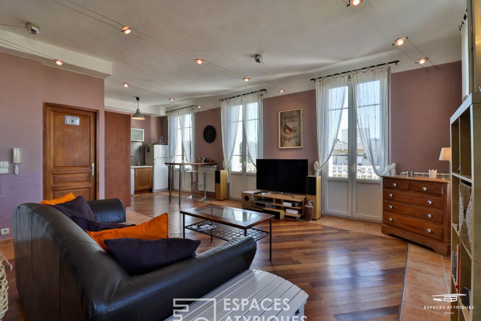 83000 Toulon - Appartement dernier étage  réhabilité dans une maison de maître - Réf. 2799