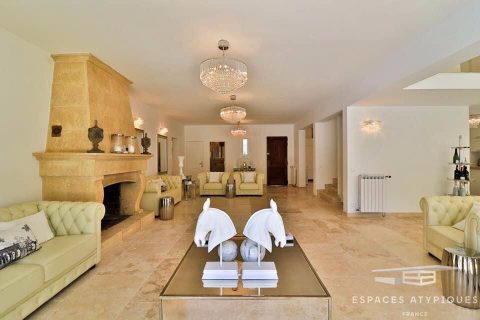 Provencal farmhouse revisited in contemporary with swimming pool