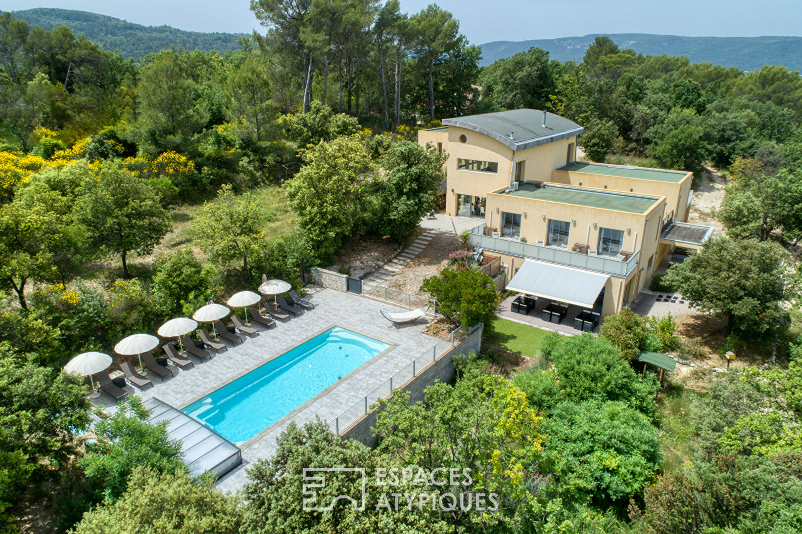 Demeure contemporaine XXL en Provence Verte