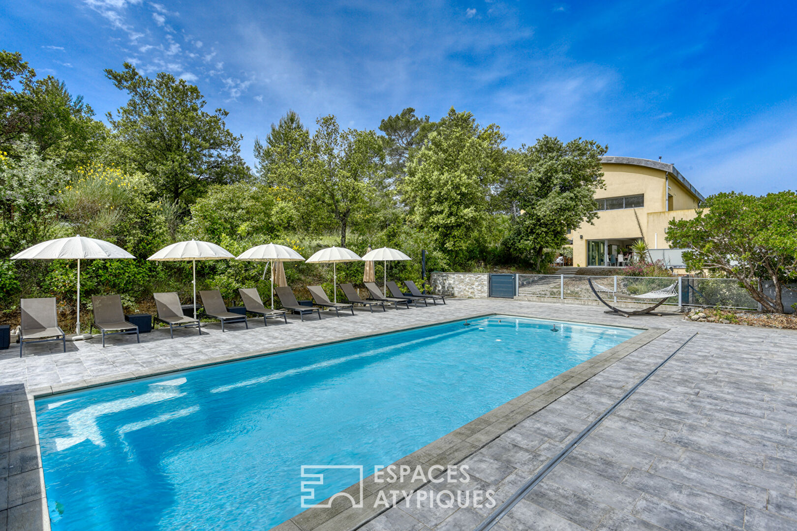 Demeure contemporaine XXL en Provence Verte