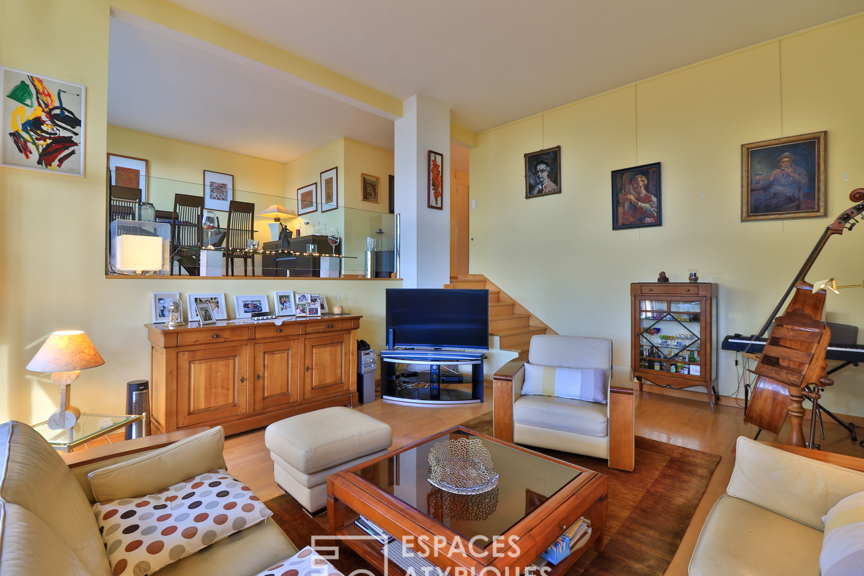 Duplex and independent studio facing the sea