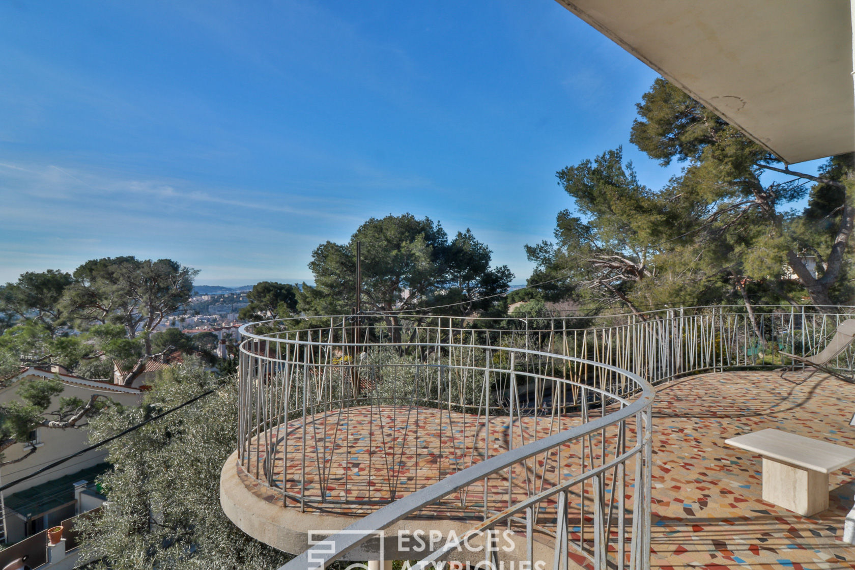 60s architect house with its sea view