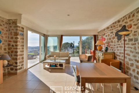 60s architect house with its sea view