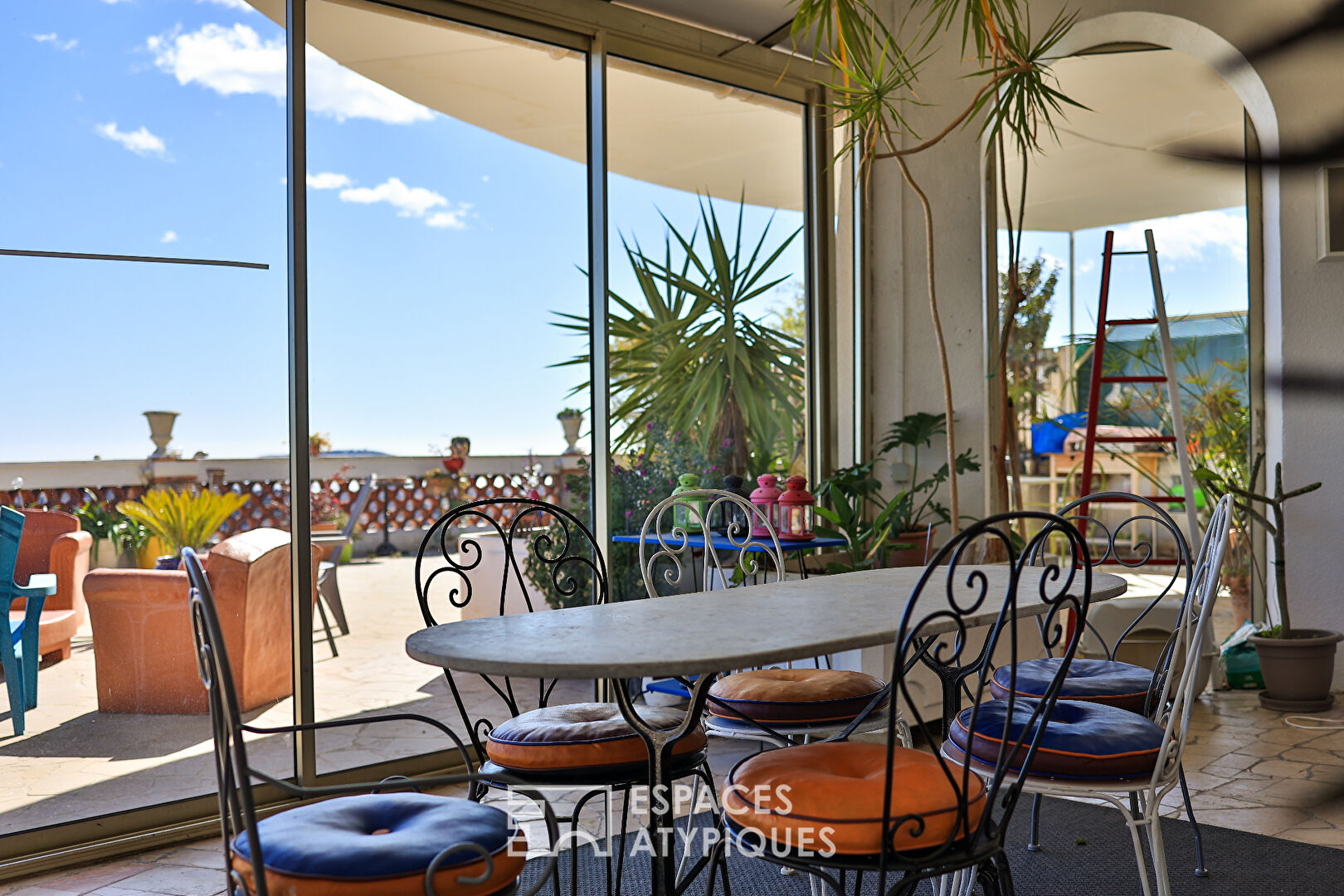 Art deco apartment with extraordinary sea view terrace