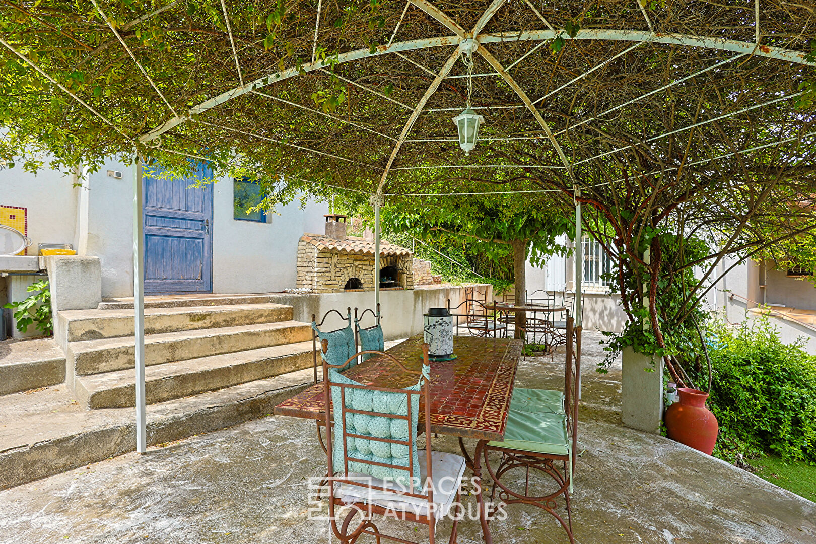 Atypical house with open view