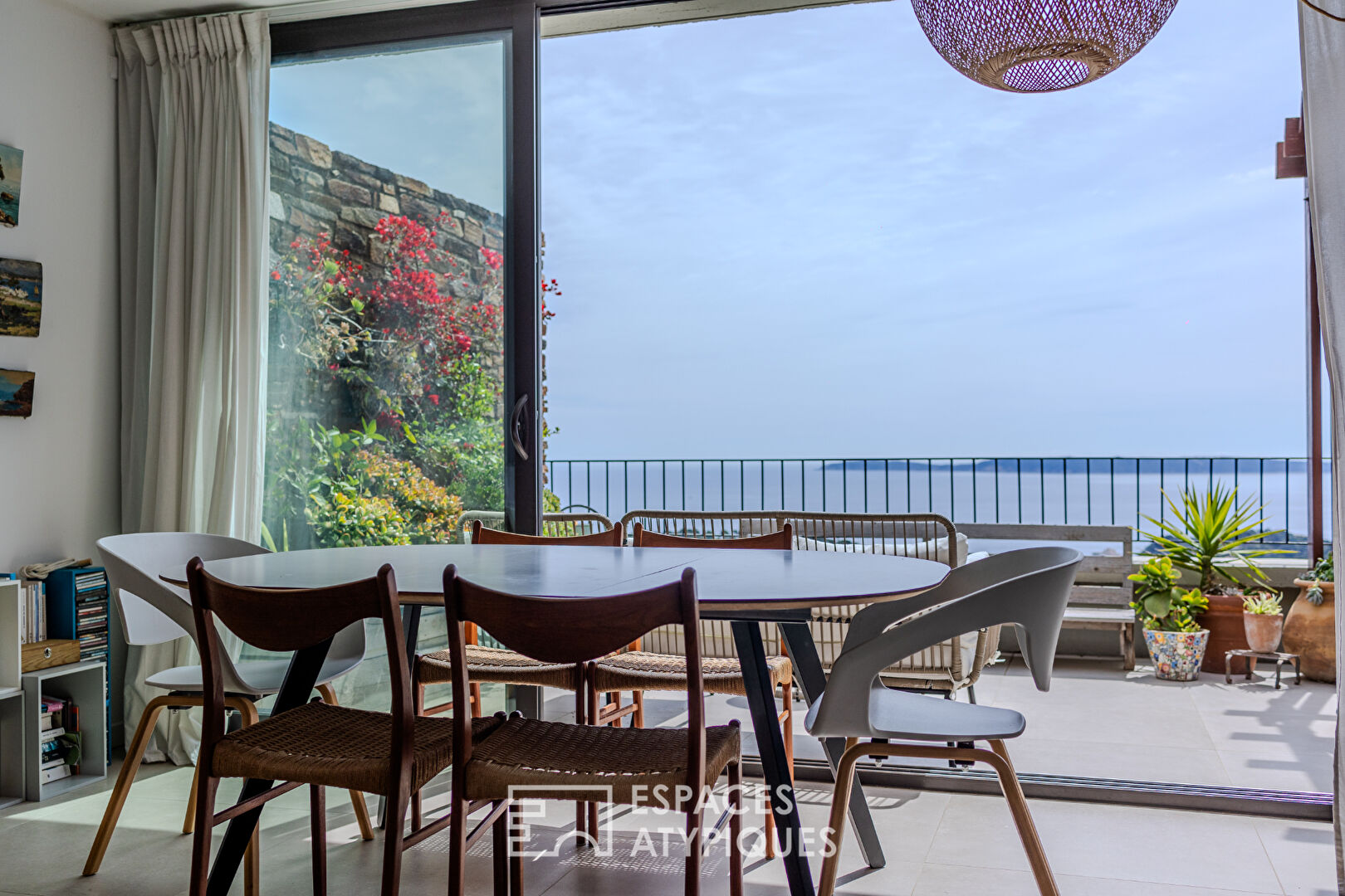 Villa Gaou-Bénat, real balcony overlooking the sea and the islands. Bormes mimosas