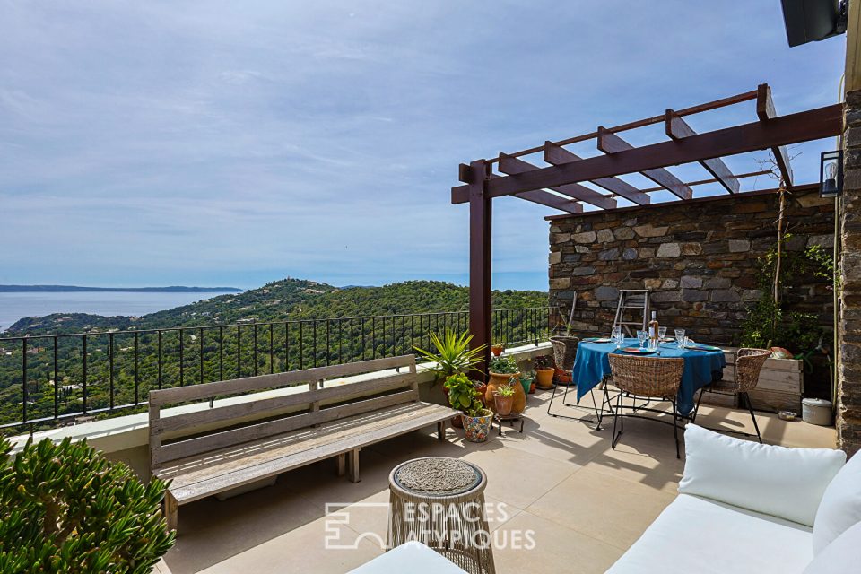 Villa Gaou-Bénat, véritable balcon sur la mer et les iles. Bormes les mimosas