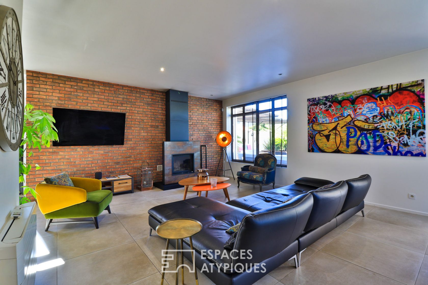Revisited contemporary house near the port
