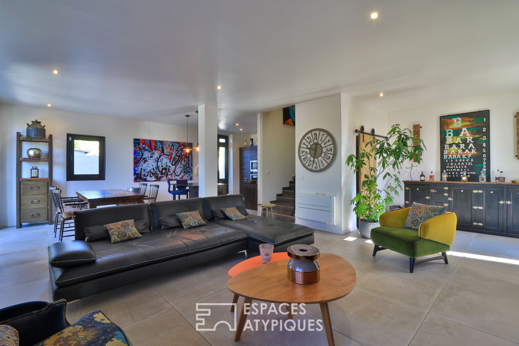 Revisited contemporary house near the port