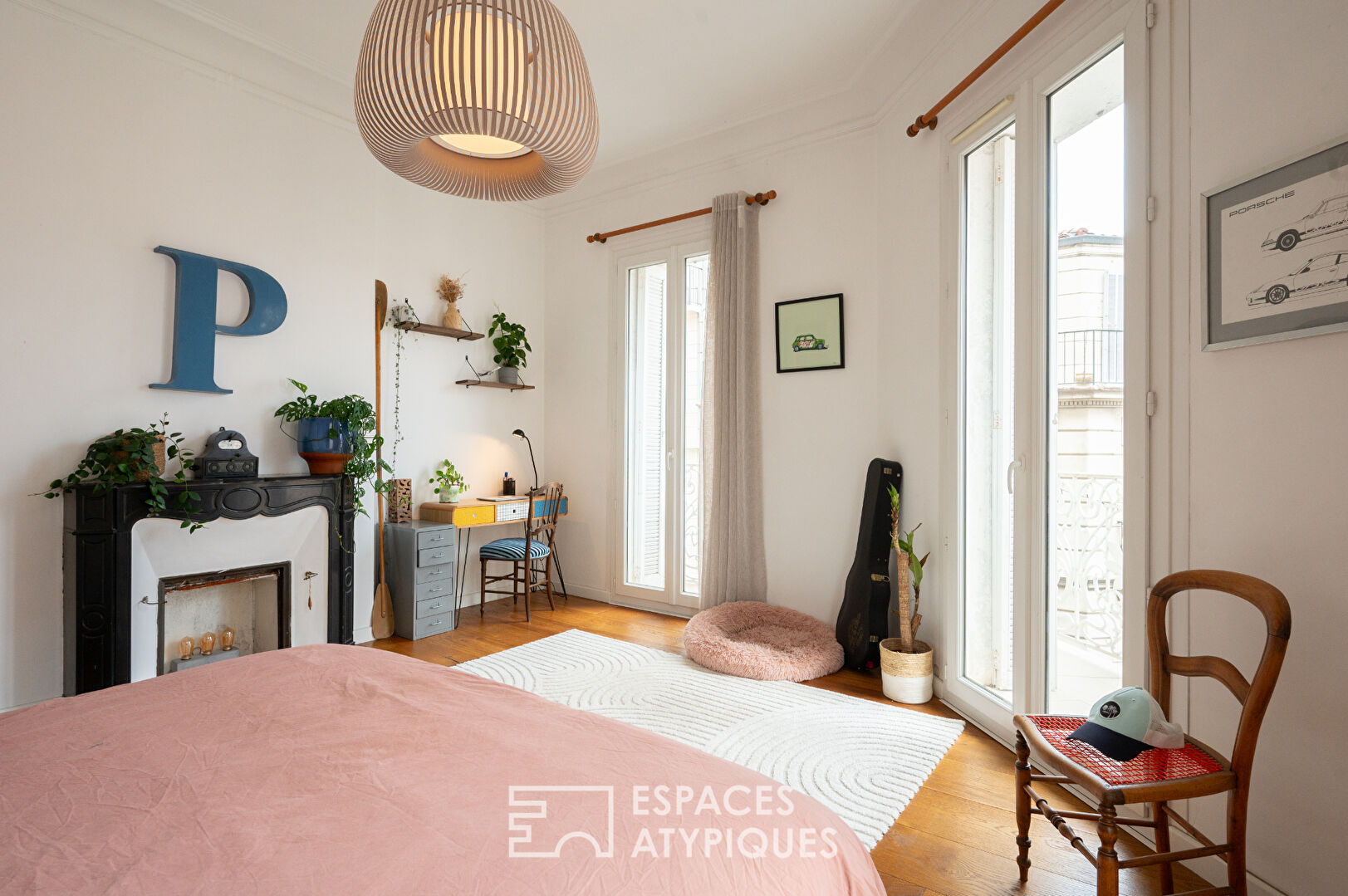 Haussmannian chic and bohemian in the upper city