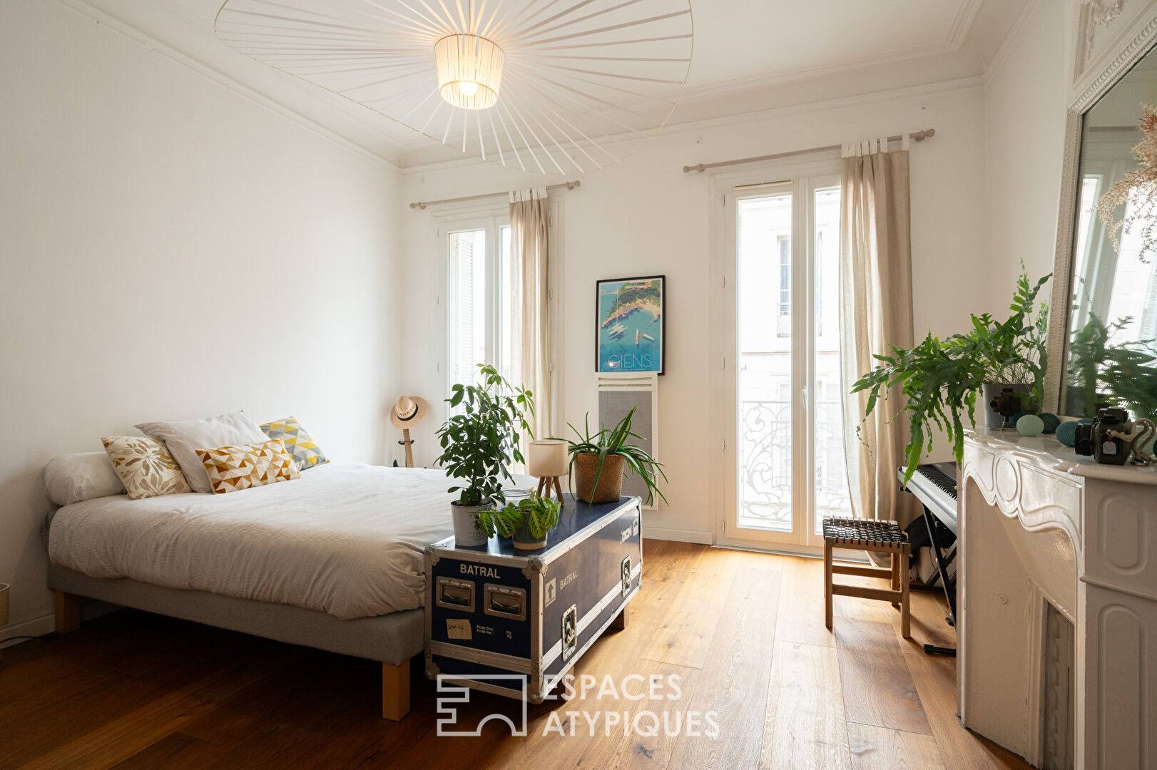 Haussmannian chic and bohemian in the upper city