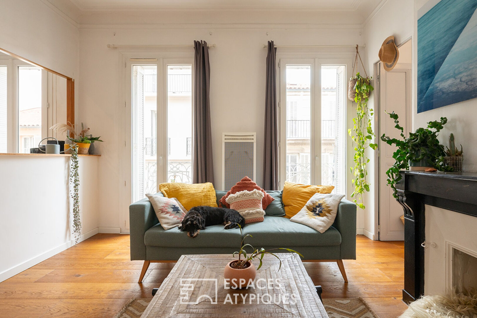 Haussmannian chic and bohemian in the upper city