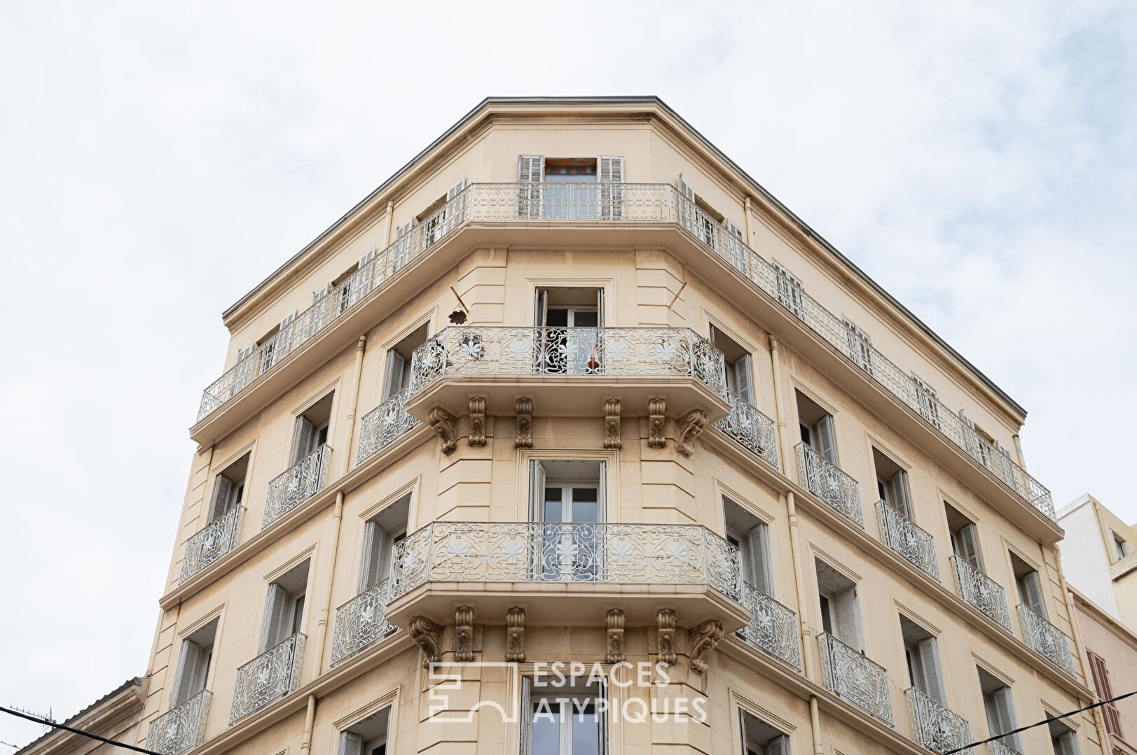 Haussmannian chic and bohemian in the upper city