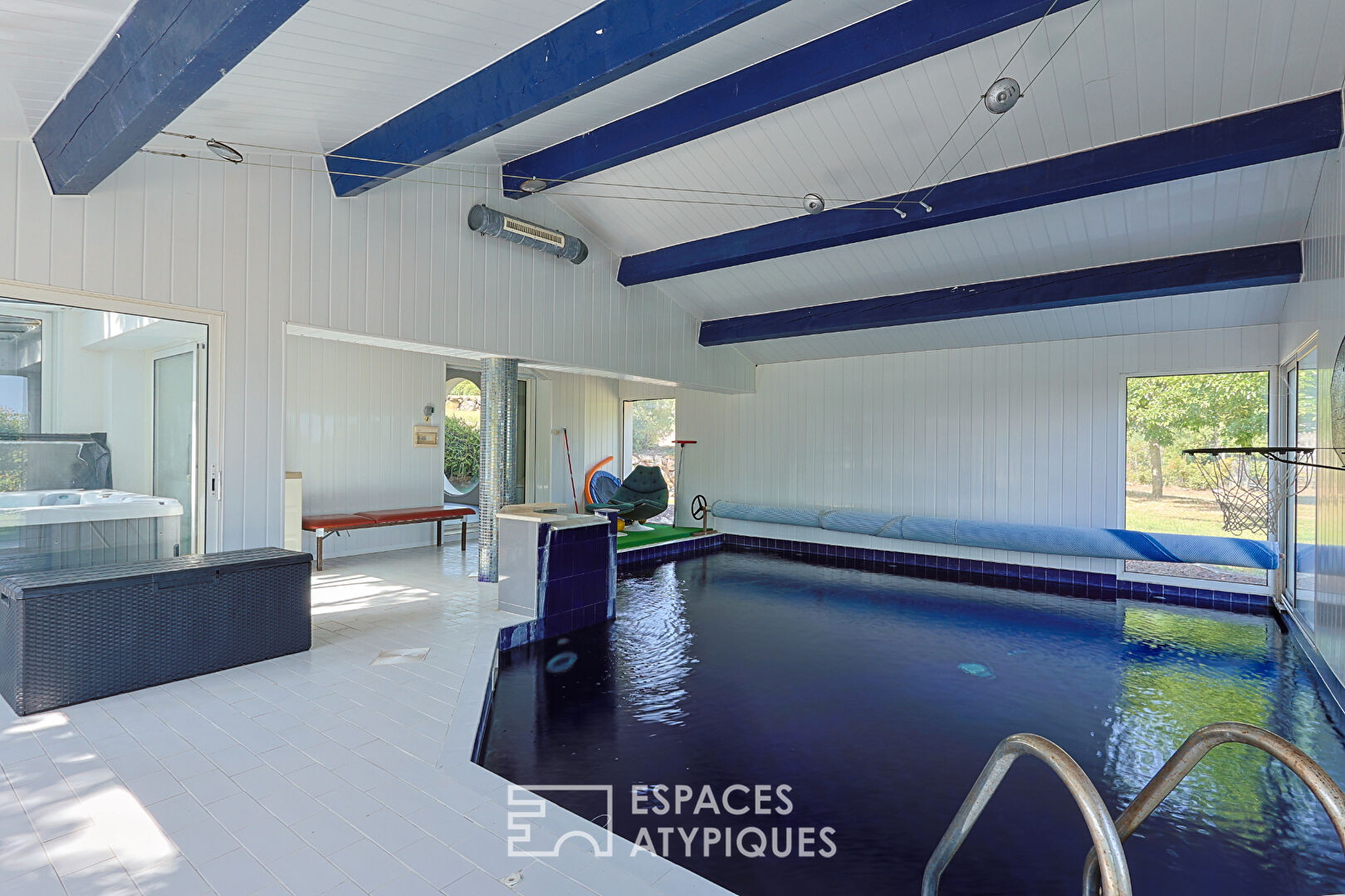 Maison d’architecte avec jardin et piscine