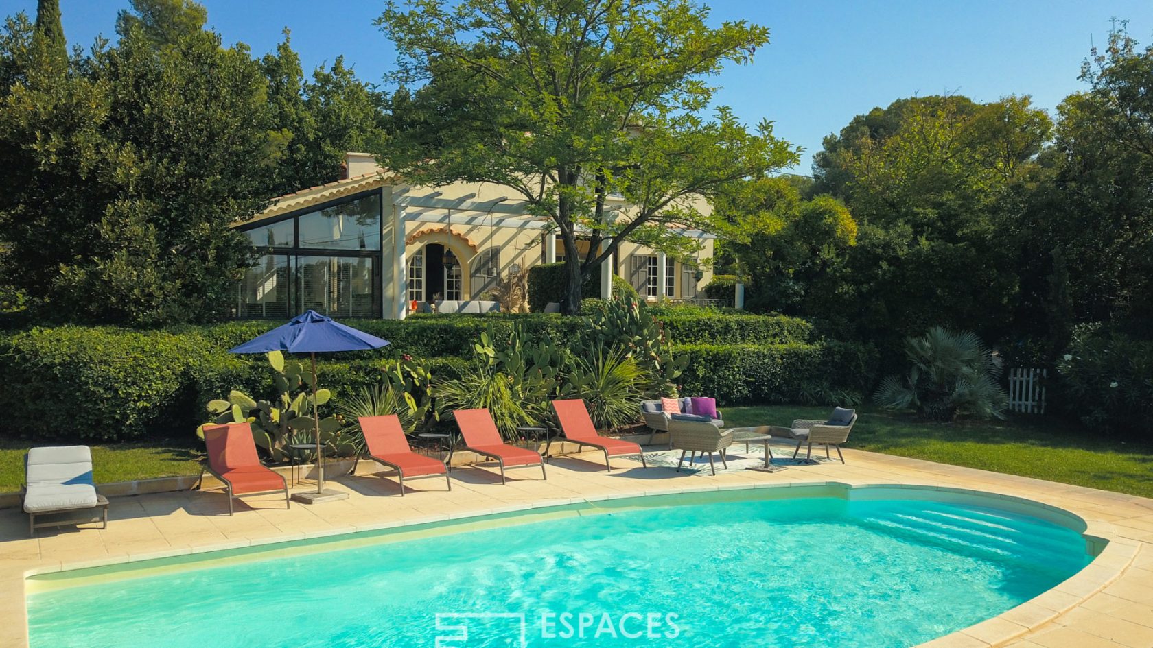 Unexpected large format property that looks like the Keys FL.