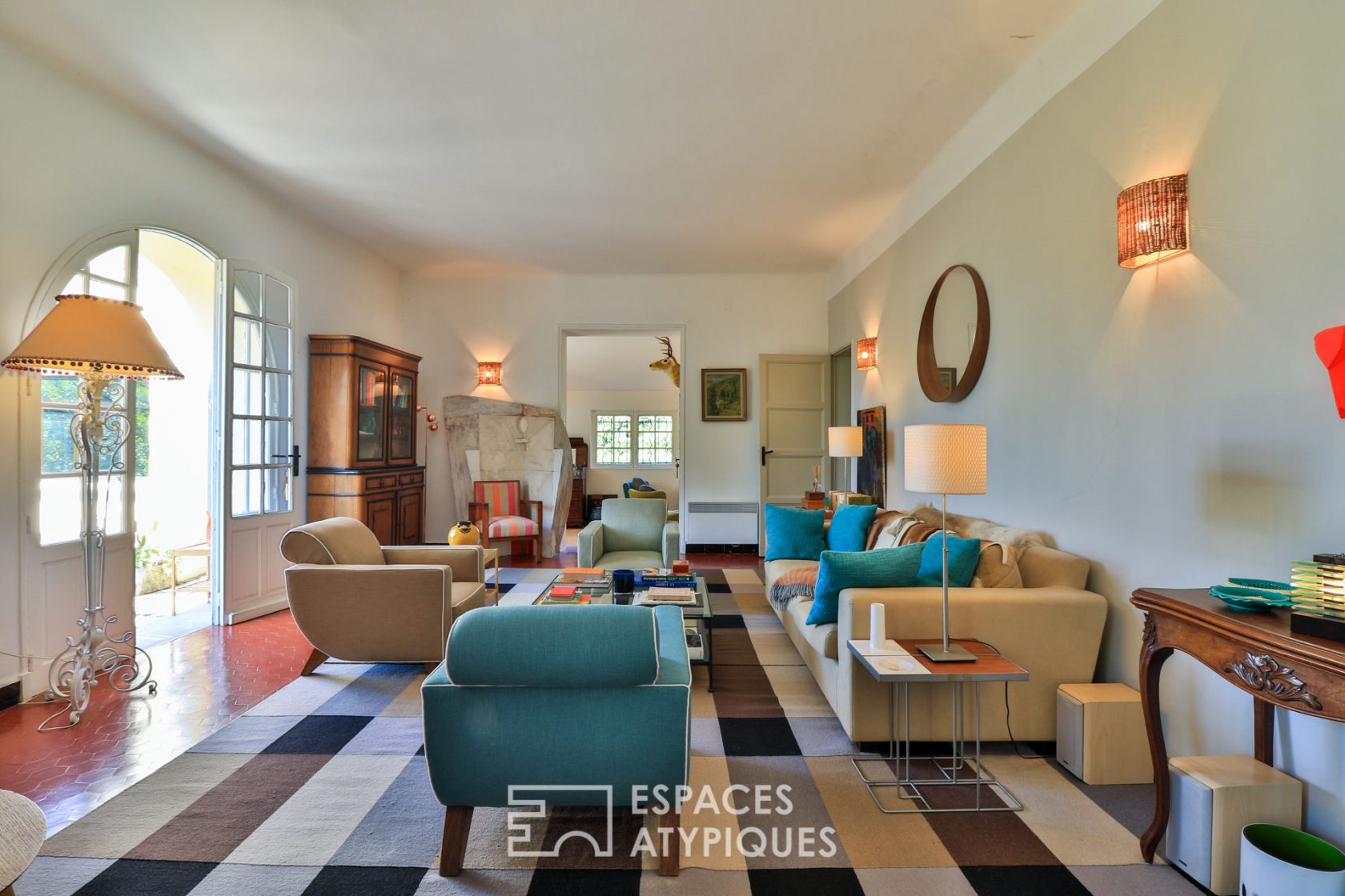 Unexpected large format property that looks like the Keys FL.