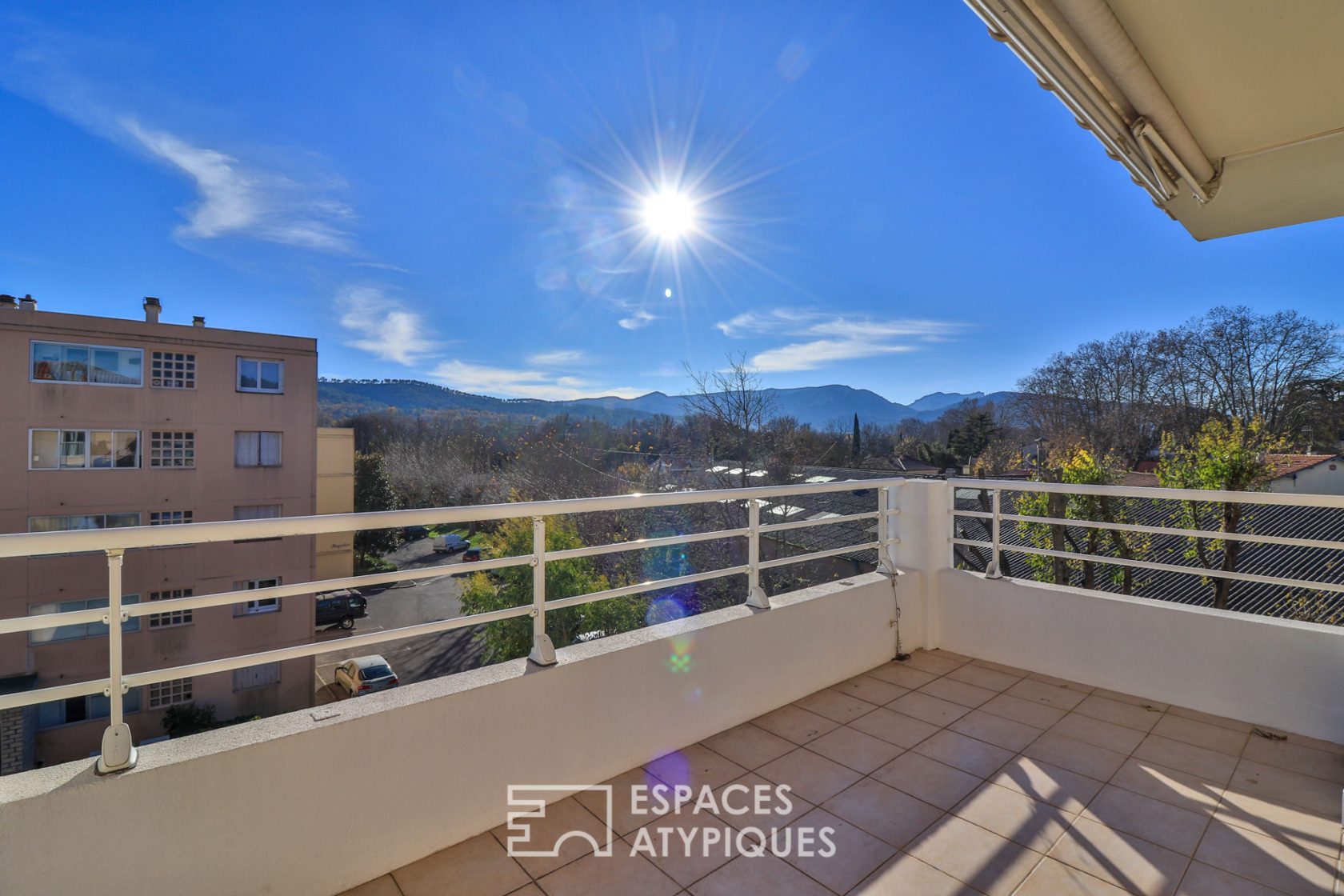 Exceptional duplex on the top floor with terrace