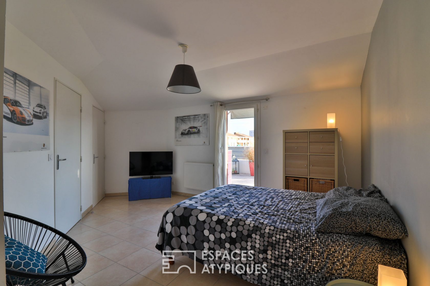 Contemporary Penthouse type apartment – terrace 60 m2