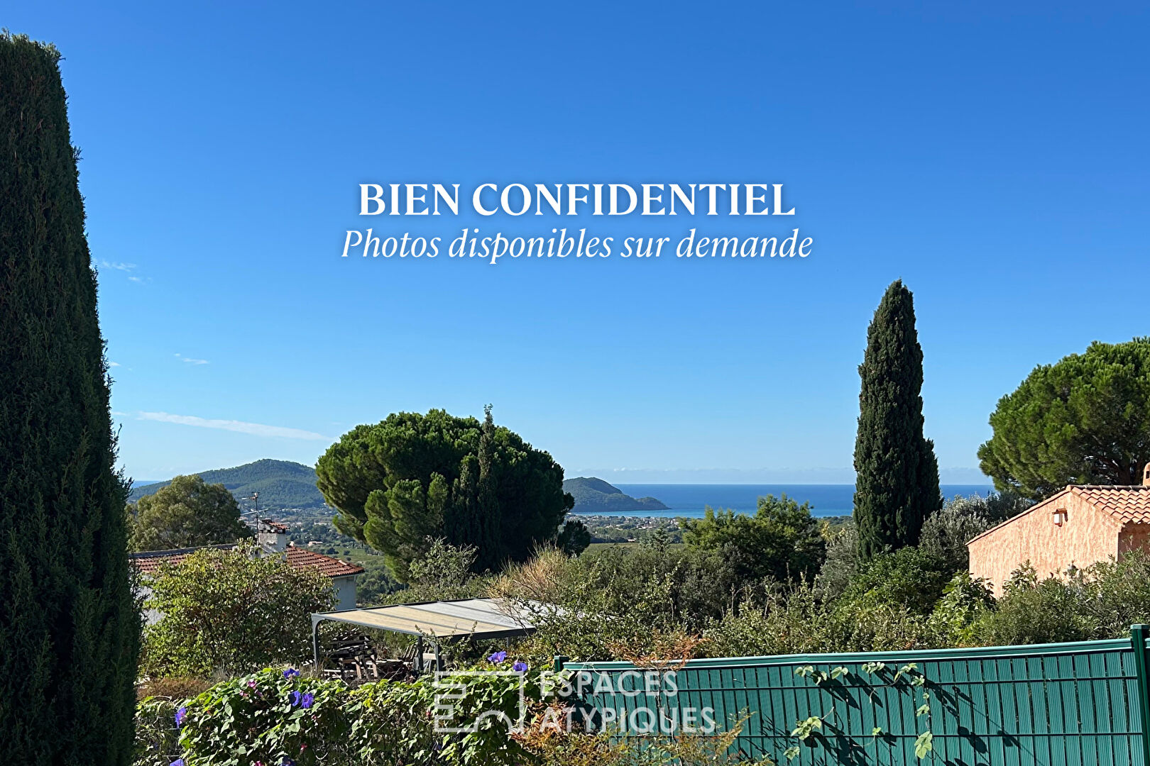 Single-storey Provençal villa with sea view and swimming pool