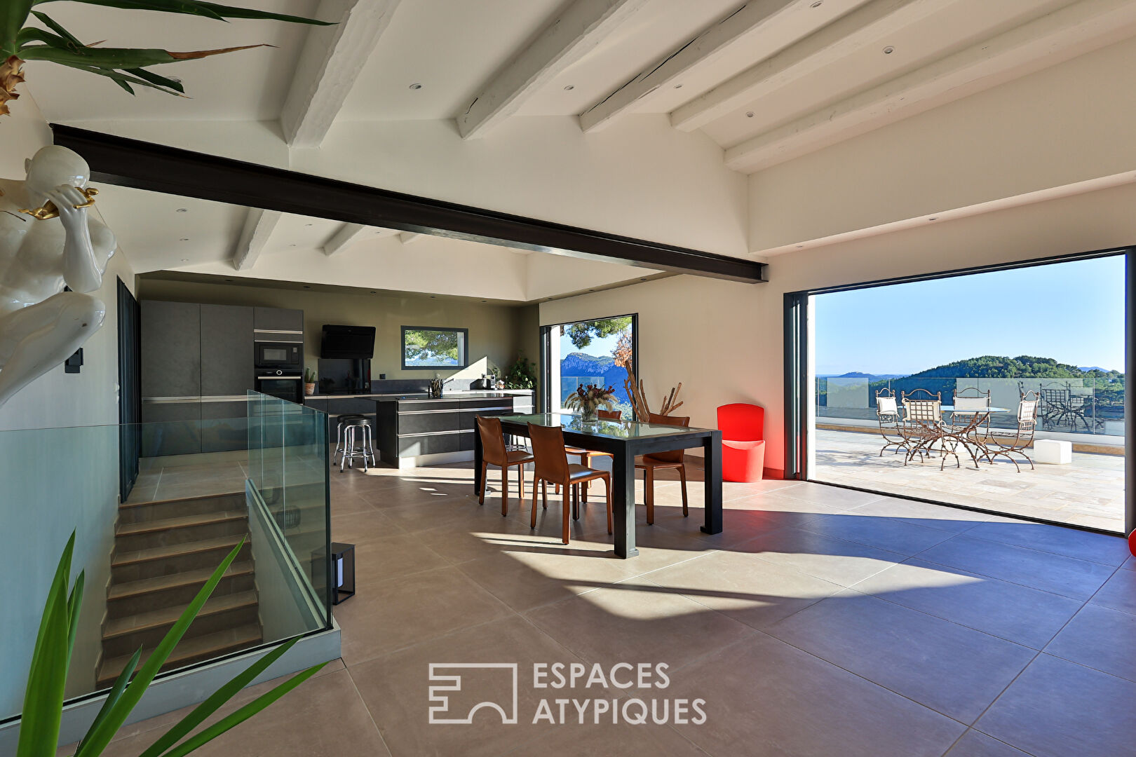 Maison contemporaine et sa vue panoramique