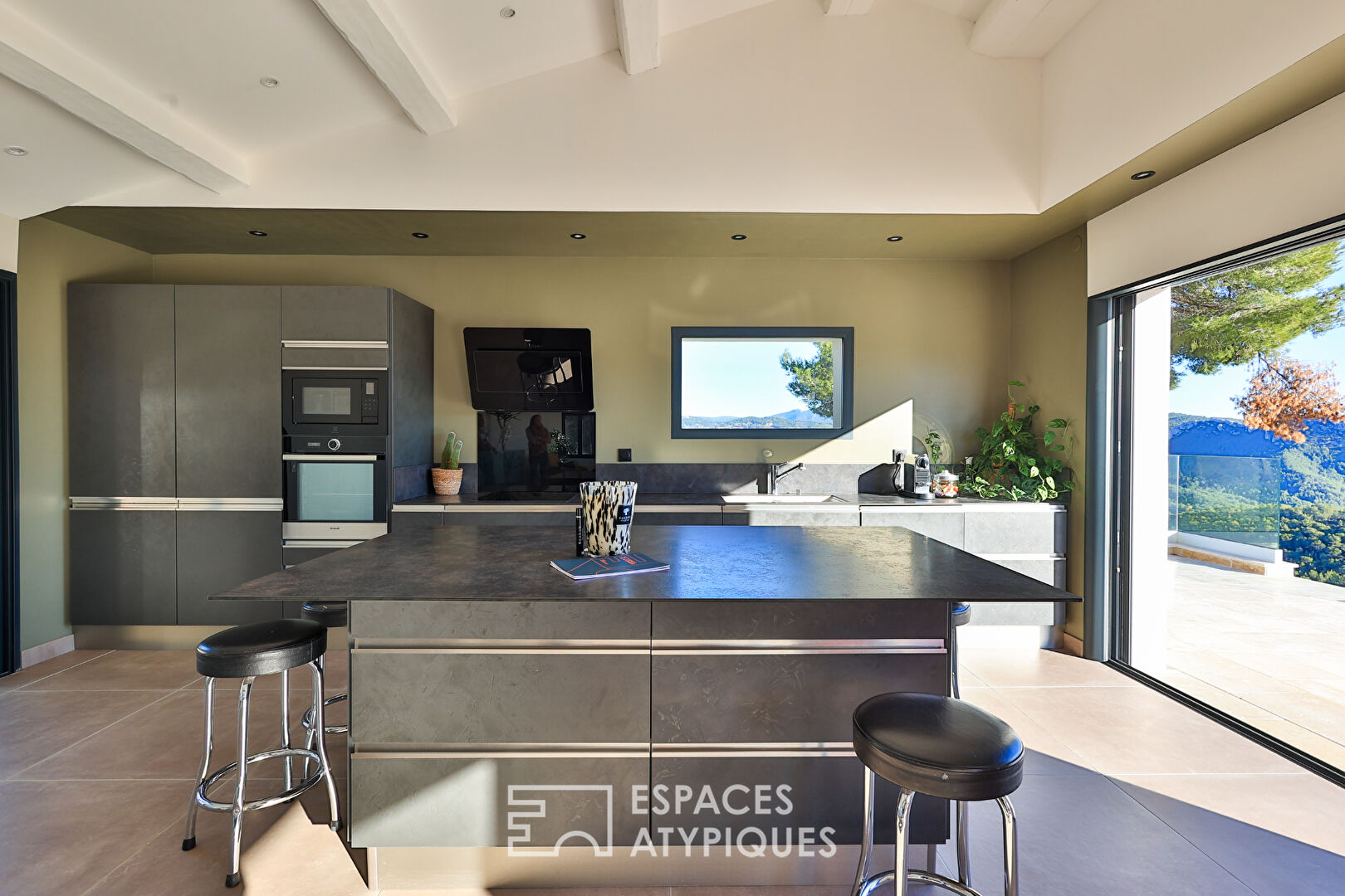 Maison contemporaine et sa vue panoramique