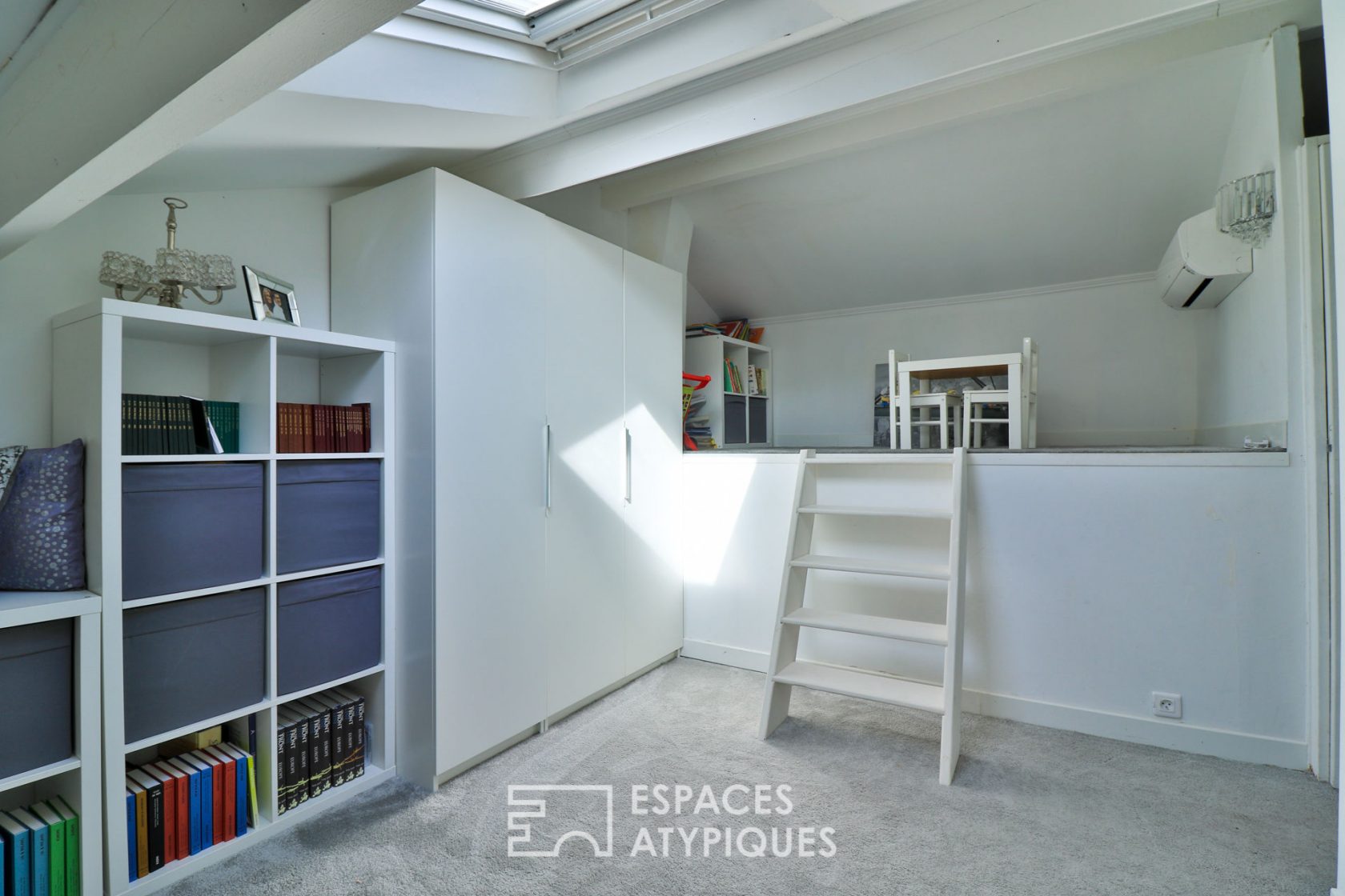 Renovated quiet 1950s house