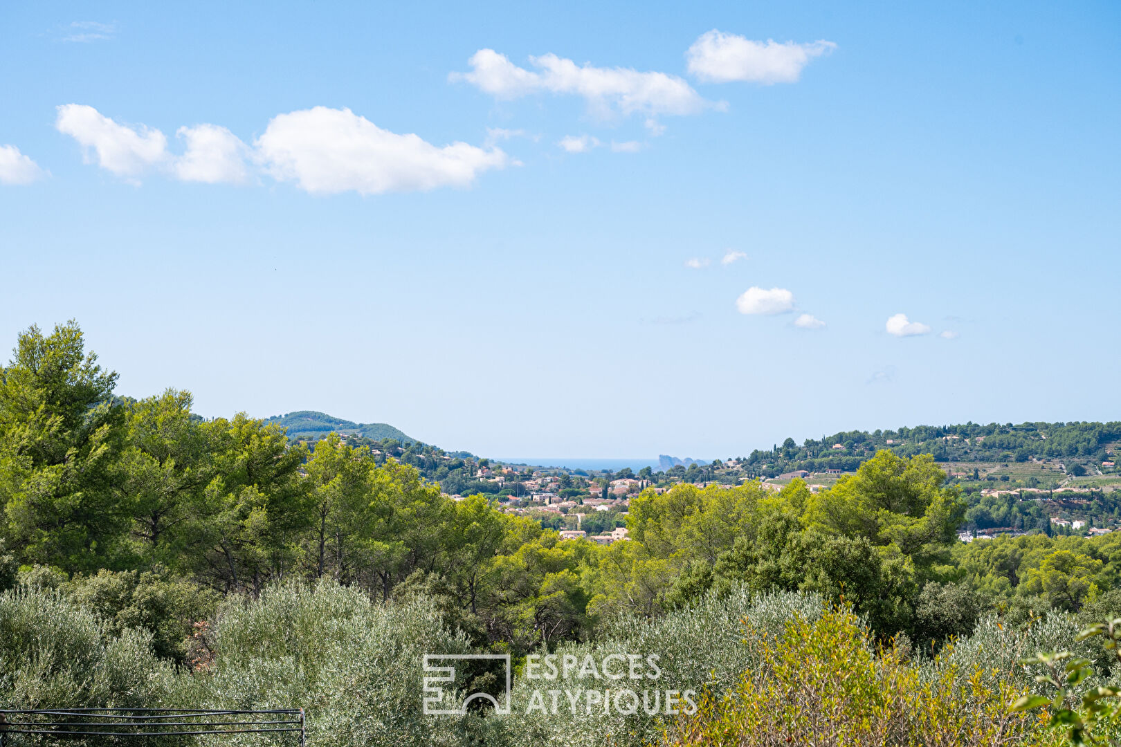 Provencal Bastide with View and Swimming Pool