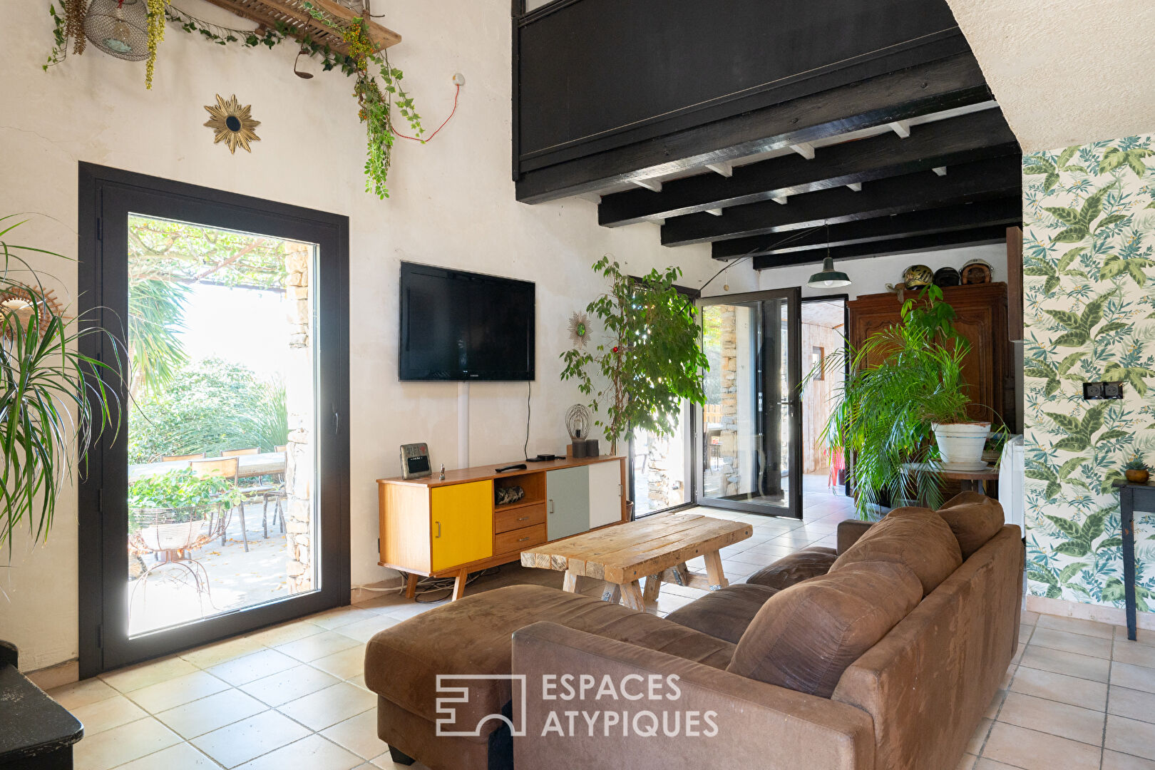 Provencal Bastide with View and Swimming Pool