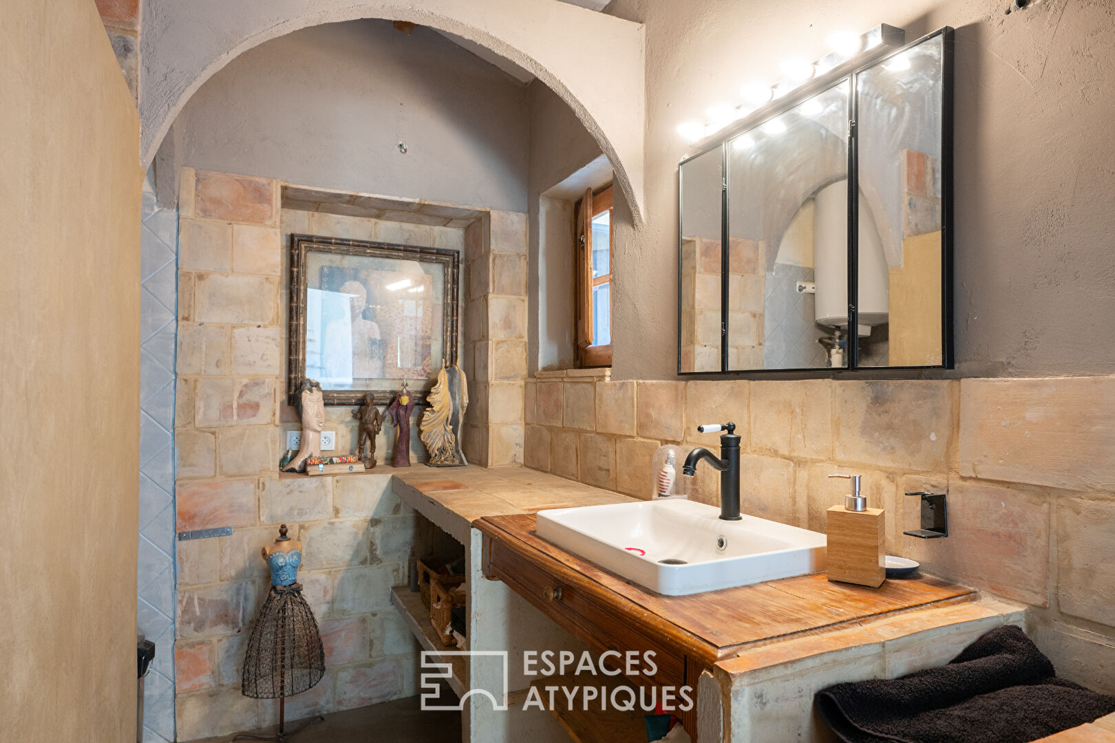 Provencal Bastide with View and Swimming Pool