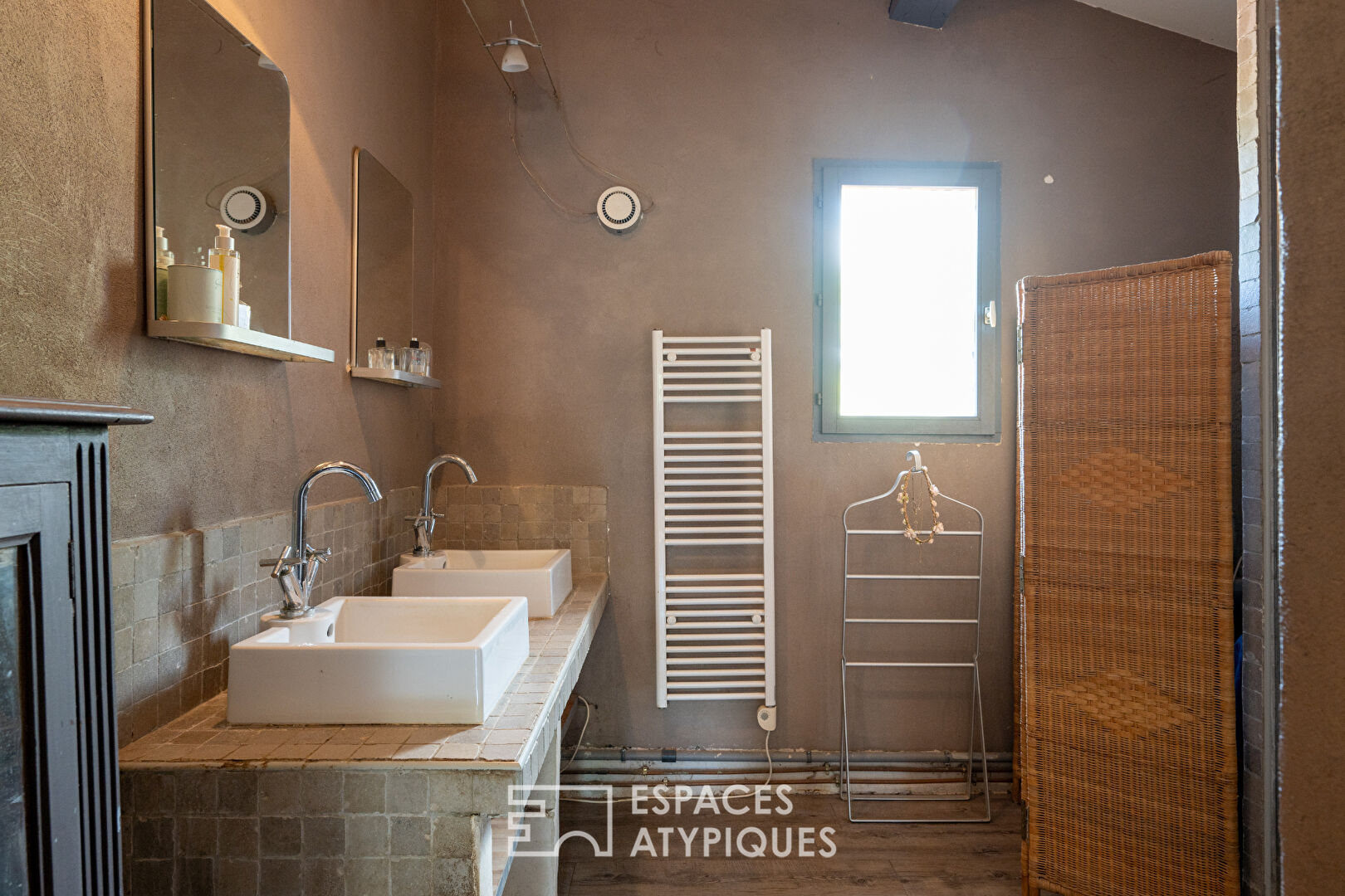 Provencal Bastide with View and Swimming Pool