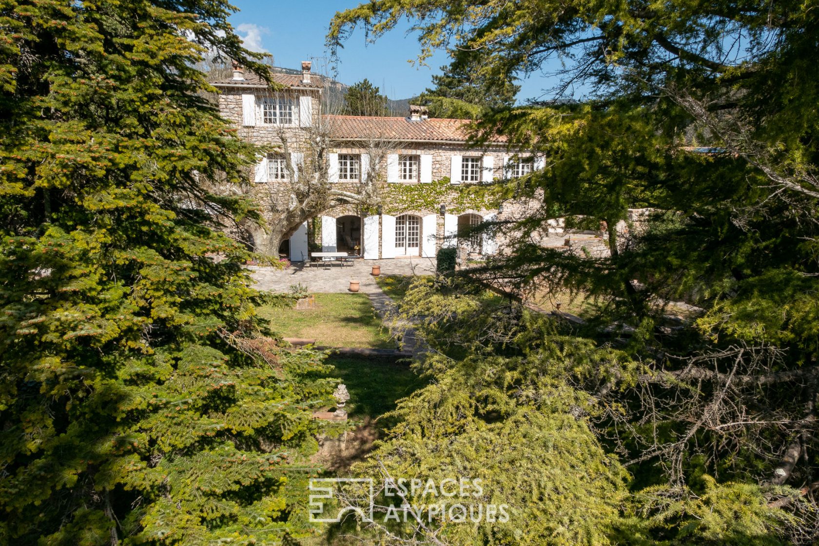 18th century Maison de Maitre in a natural park