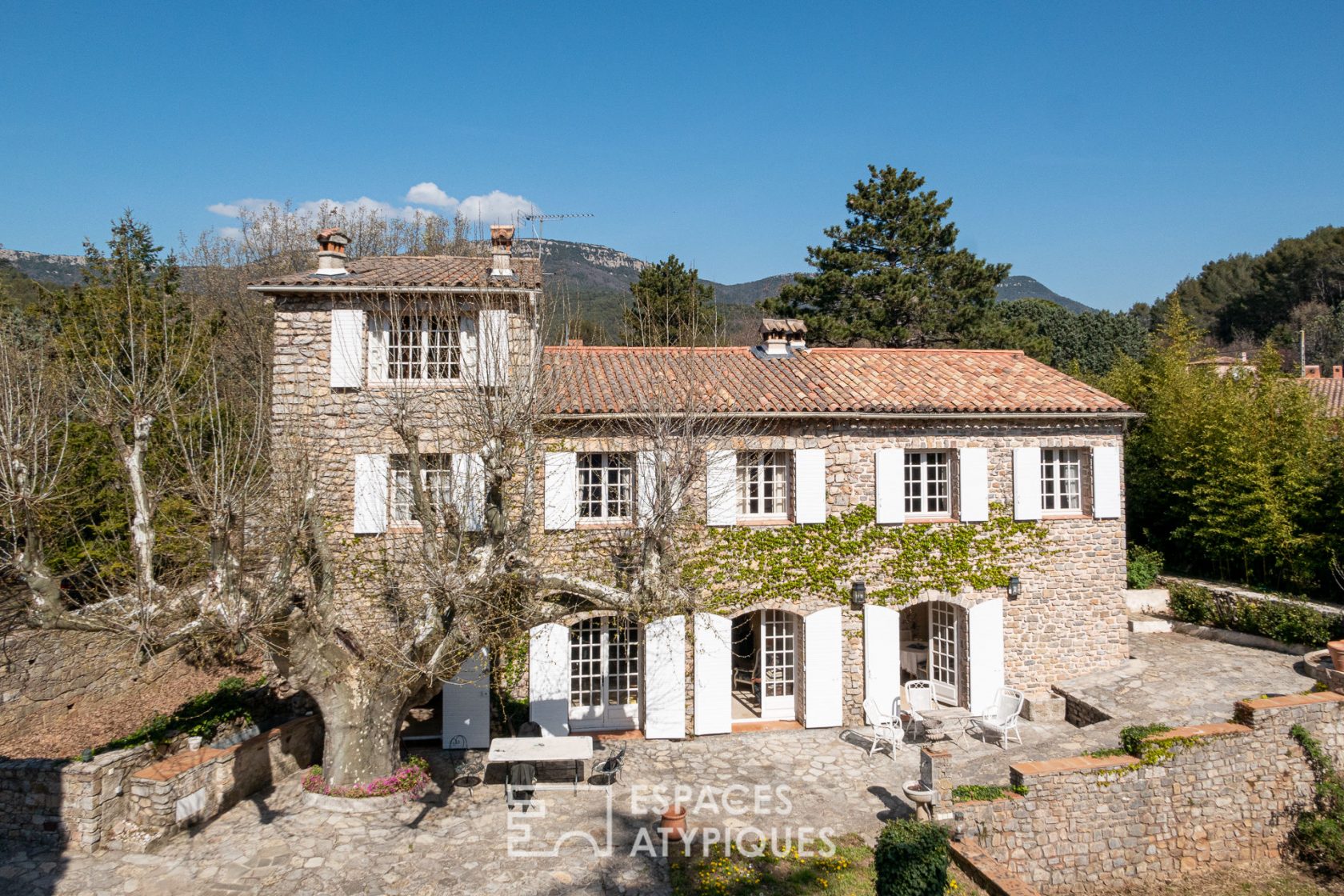 18th century Maison de Maitre in a natural park