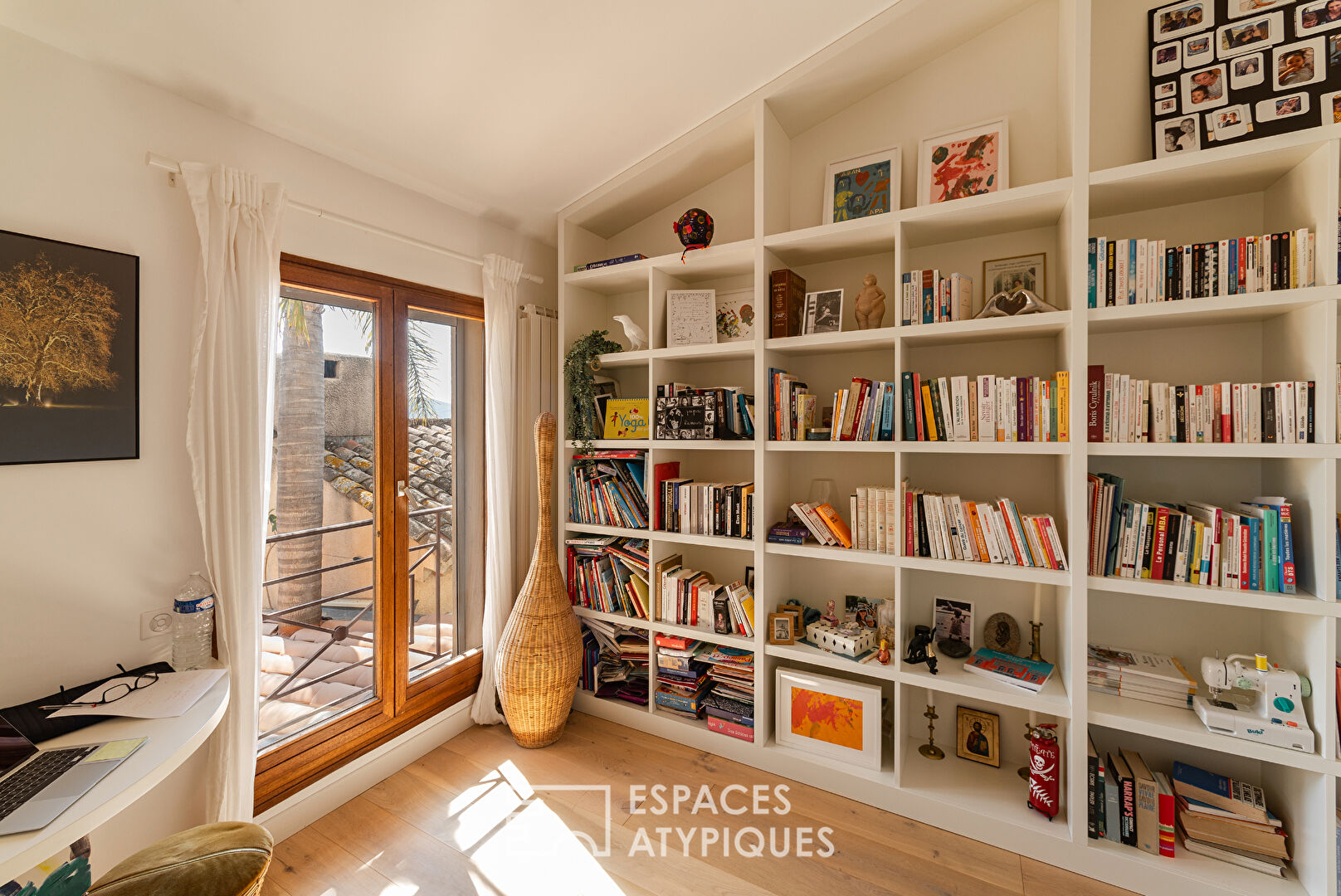Villa with high-end services in a natural setting on the heights of Hyères