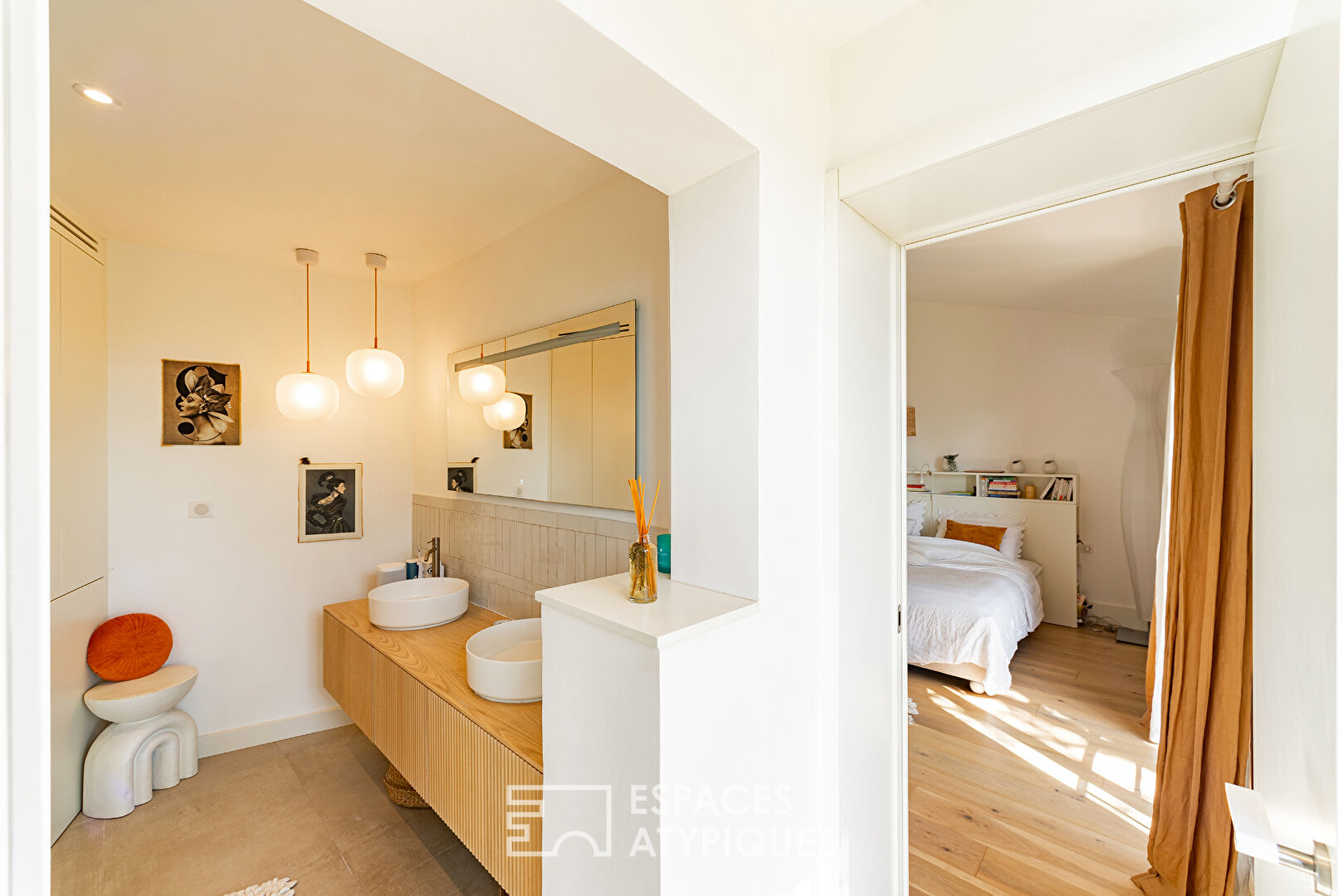 Villa with high-end services in a natural setting on the heights of Hyères