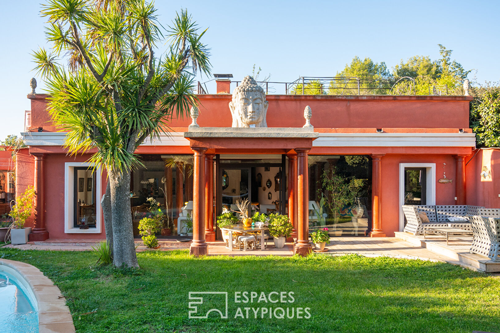 Artist’s house at the foot of the Sainte Baume natural park