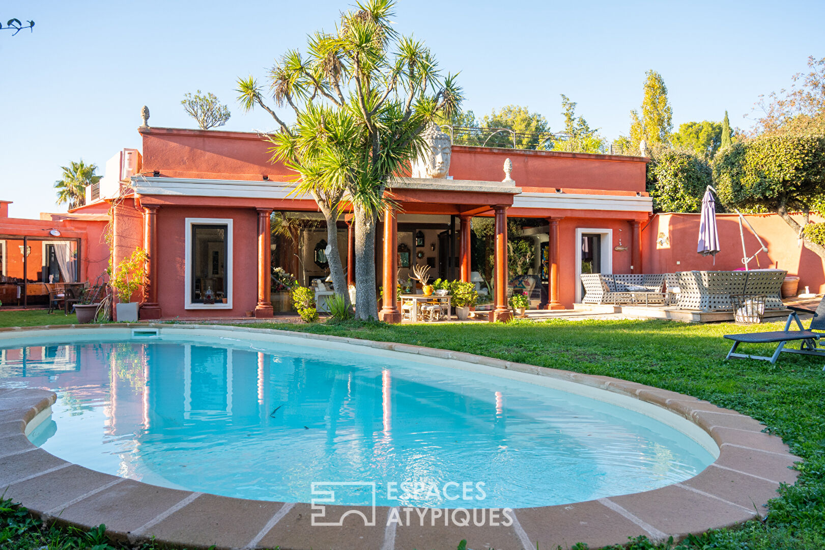 Artist’s house at the foot of the Sainte Baume natural park