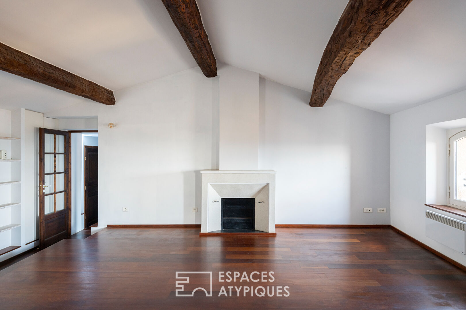 Appartement dans le centre historique d’Hyères avec une vue mer lointaine
