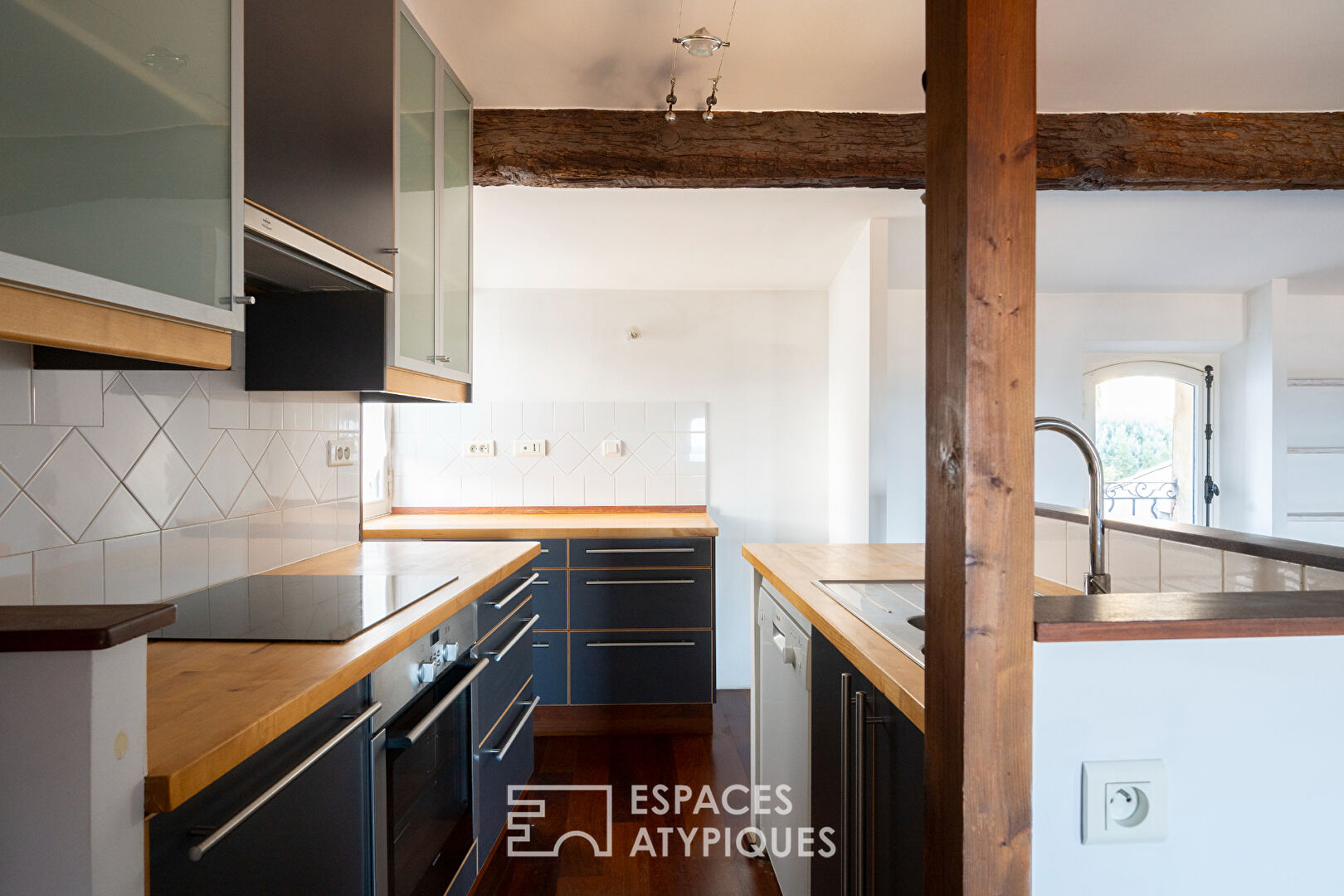 Appartement dans le centre historique d’Hyères avec une vue mer lointaine