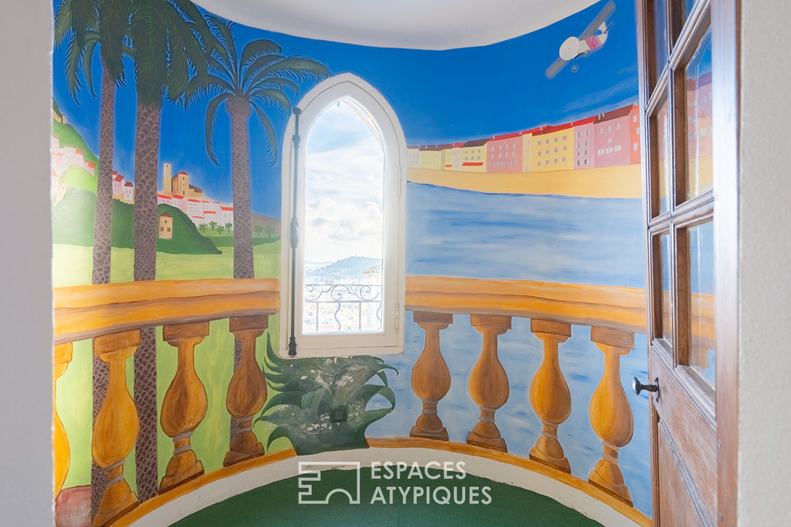 Appartement dans le centre historique d’Hyères avec une vue mer lointaine