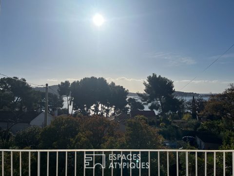 Atypical apartment facing the bay of Lazaret in La Seyne-sur-Mer