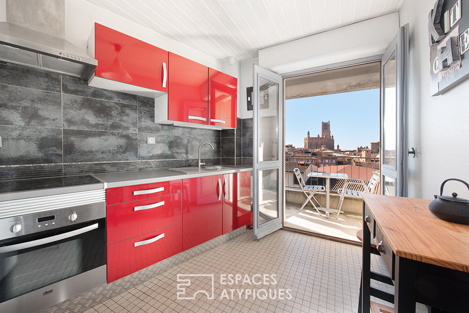 Véritable cocon en dernier étage avec ascenseur en centre-ville