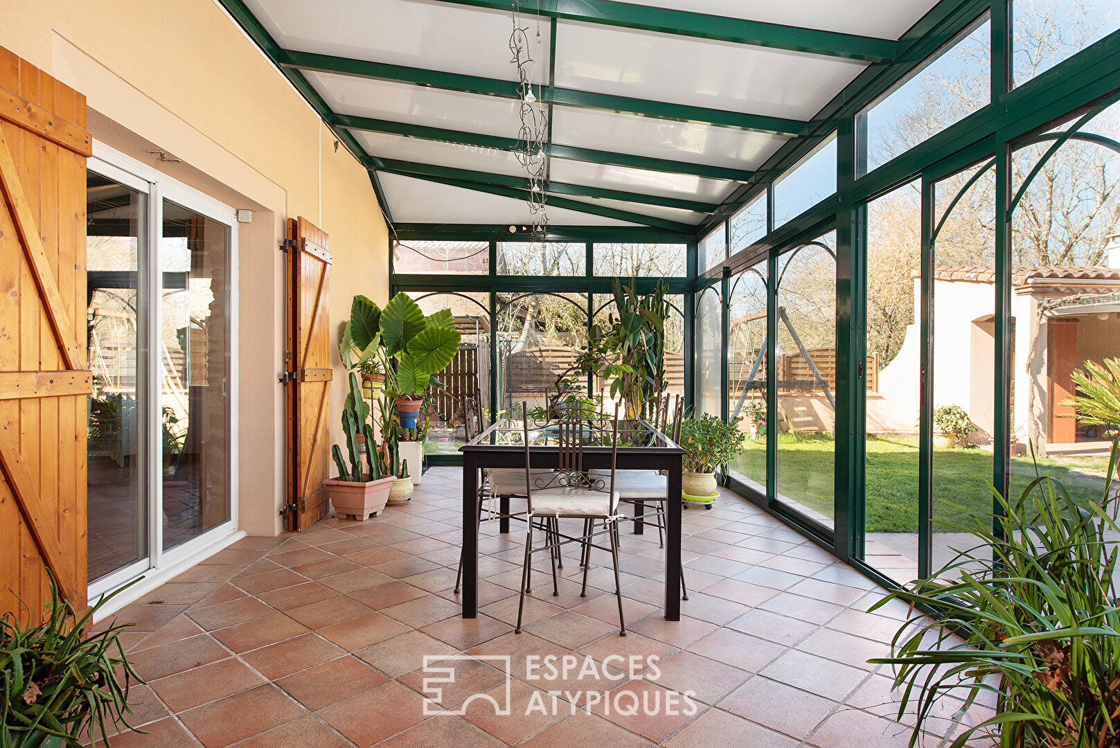 Maison de caractère rénovée avec piscine et studio indépendant en campagne