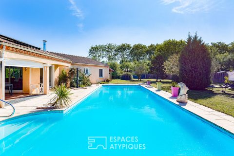 Villa de plain-pied avec piscine